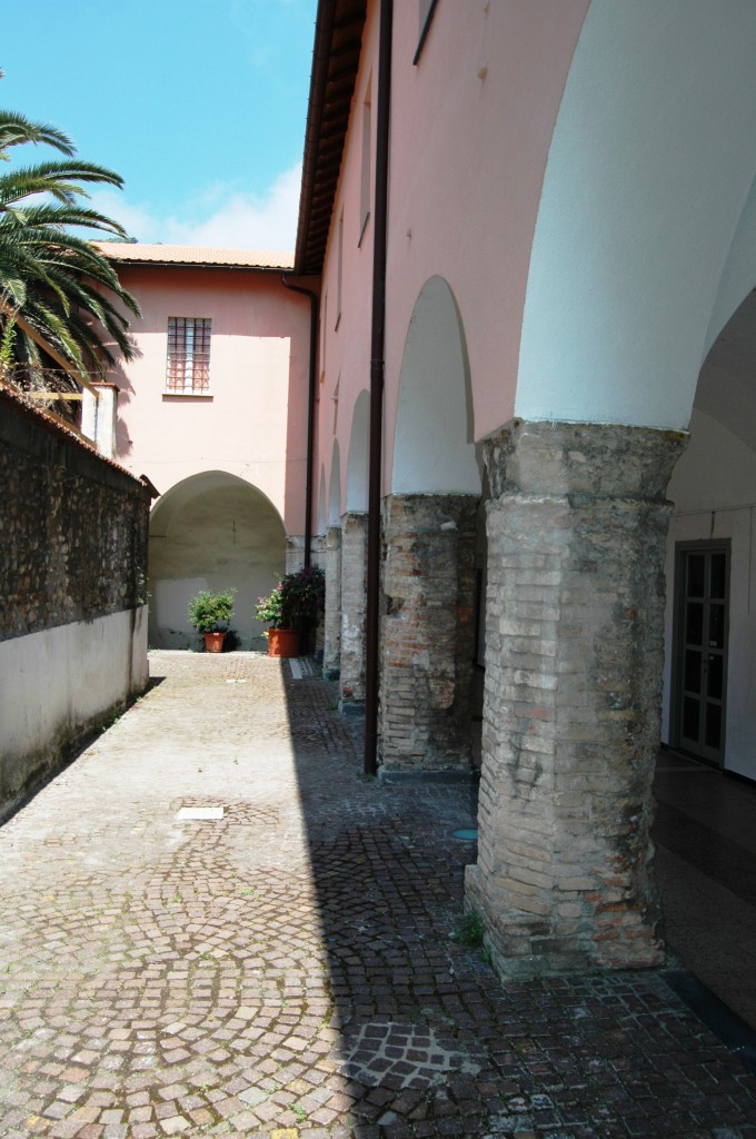 Ventimiglia (IM), ex-chiostro della Chiesa e del Convento di S. Agostino